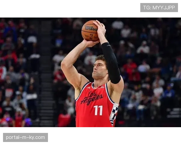 快船对阵雄鹿战术复盘：伦纳德仅打22分钟的高效轮换策略